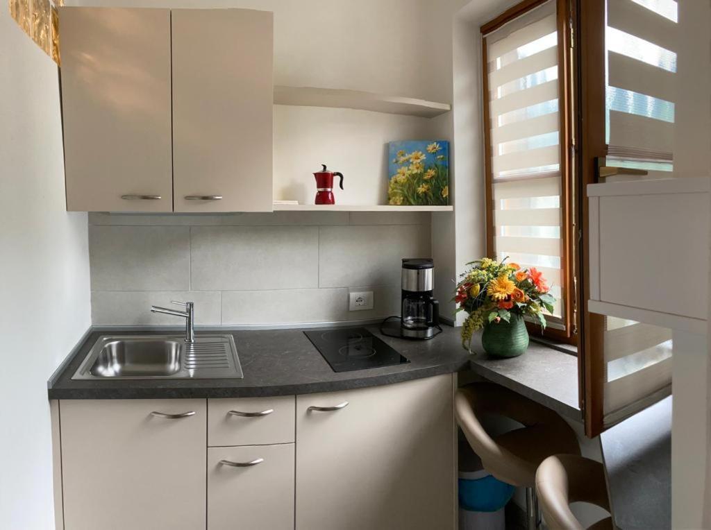 Garni Guflhof Bed & Breakfast Caldaro Bagian luar foto